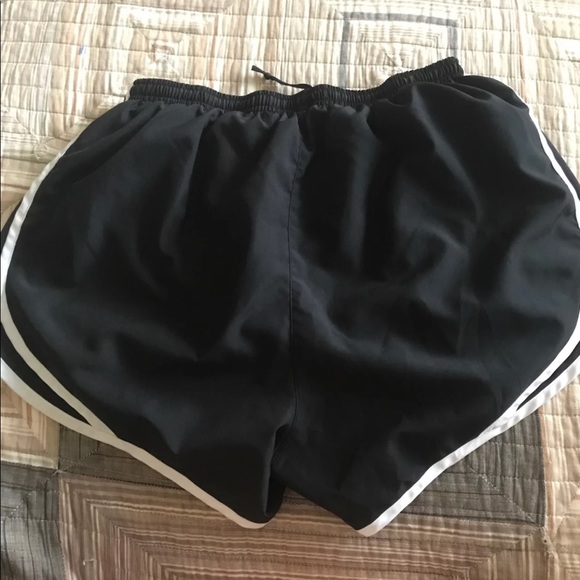 Nike running shorts - Picture 3 of 3